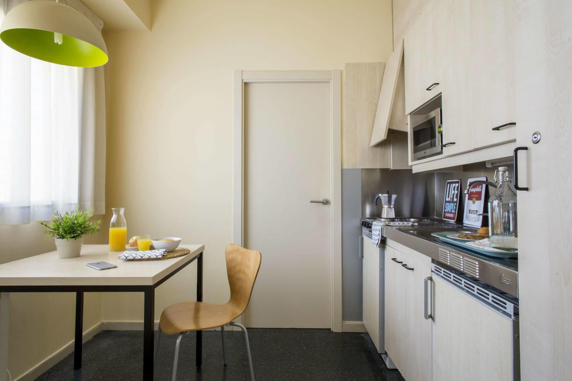 Residencia Universitaria Resa Erasmo * Madrid