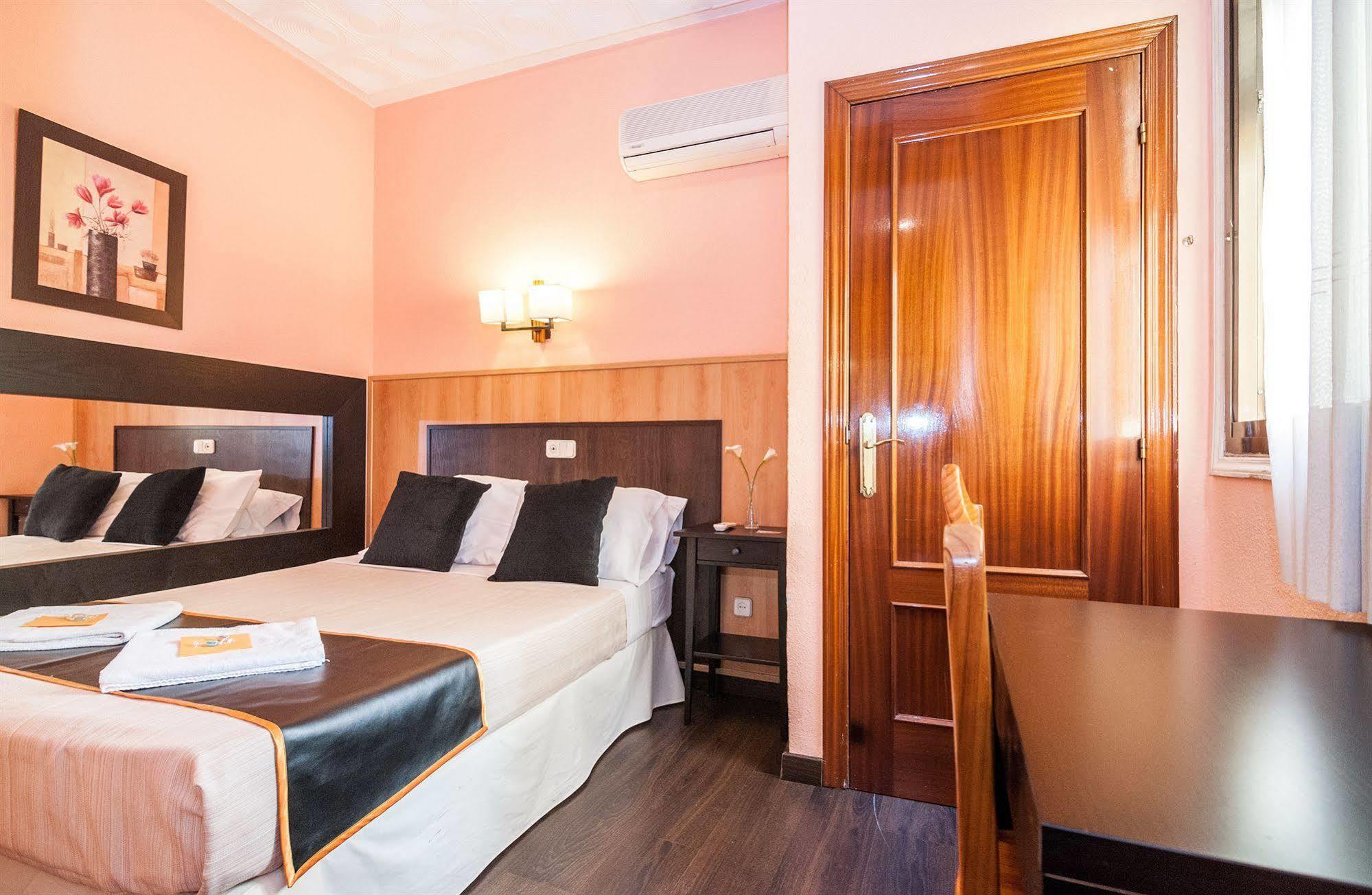 Gallardo Guest house 3*