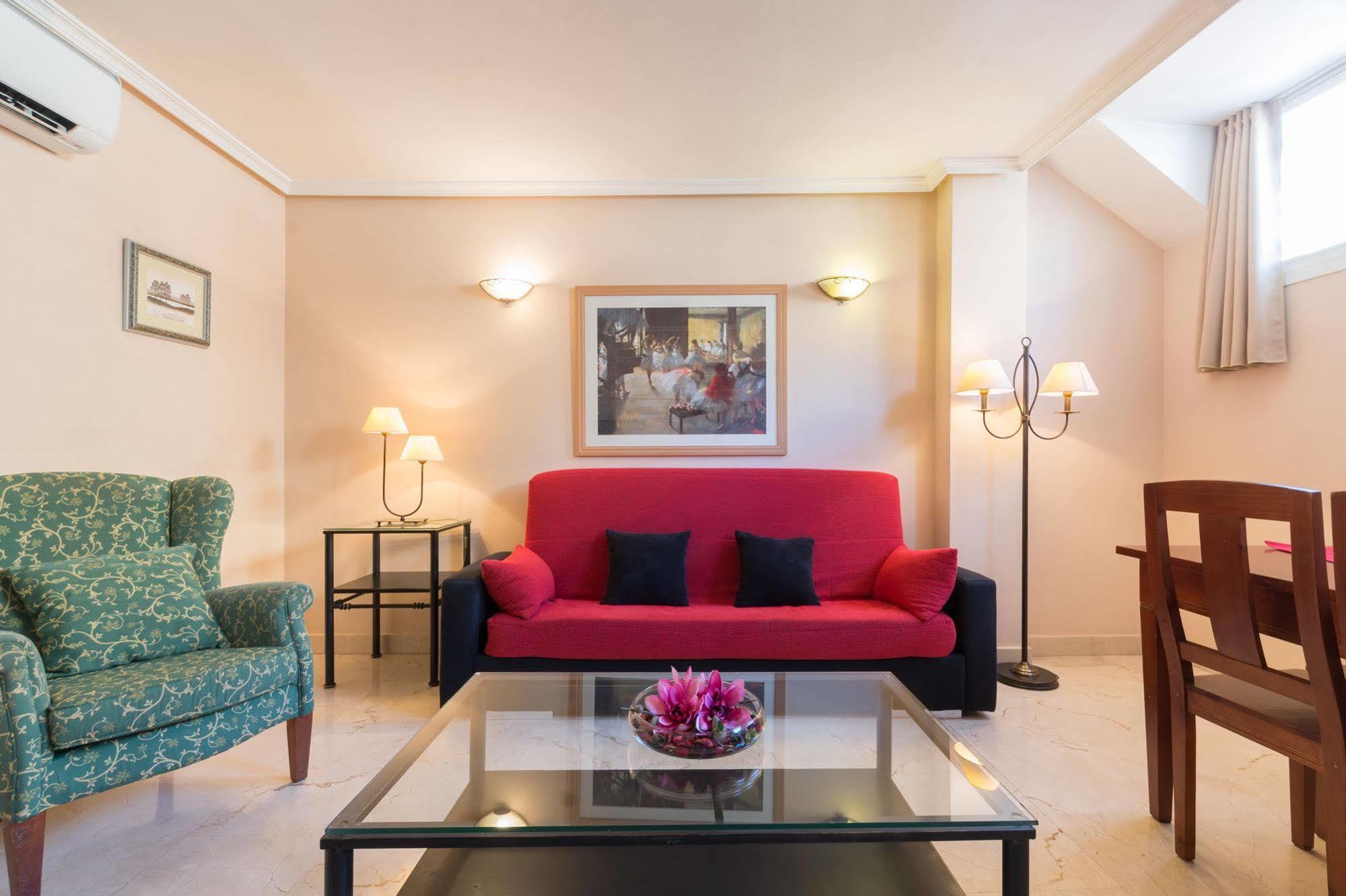 Caballero De Gracia Apartment