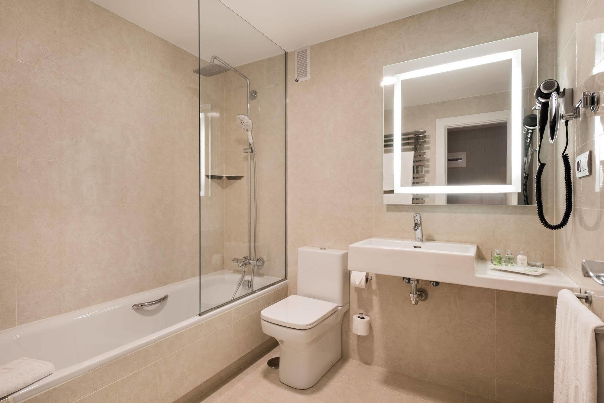 Nh Chamberi Hotel 3*