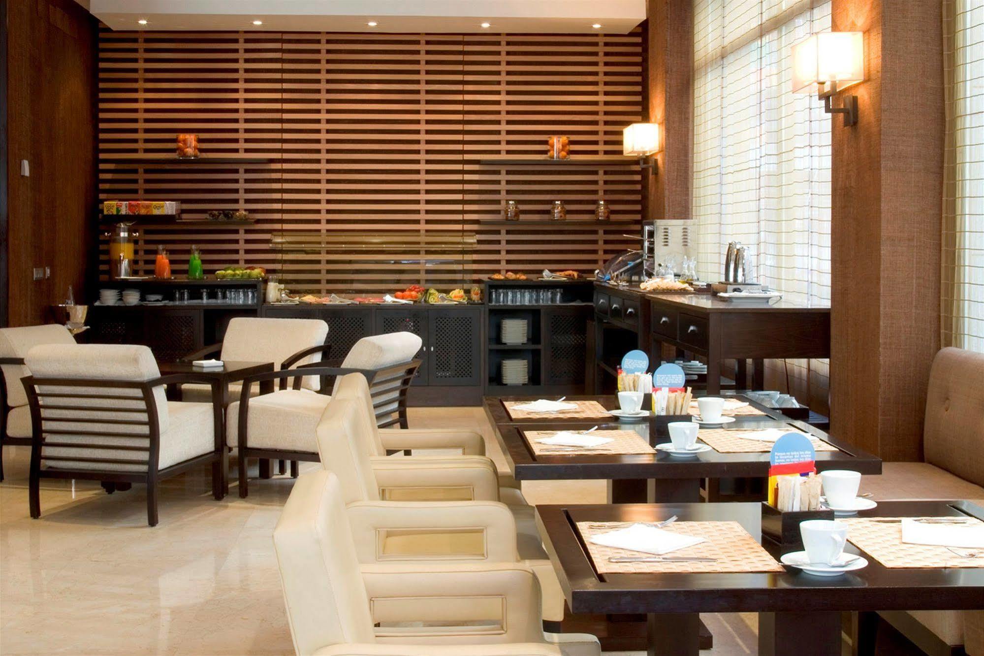 Hotel Catalonia El Retiro 4*