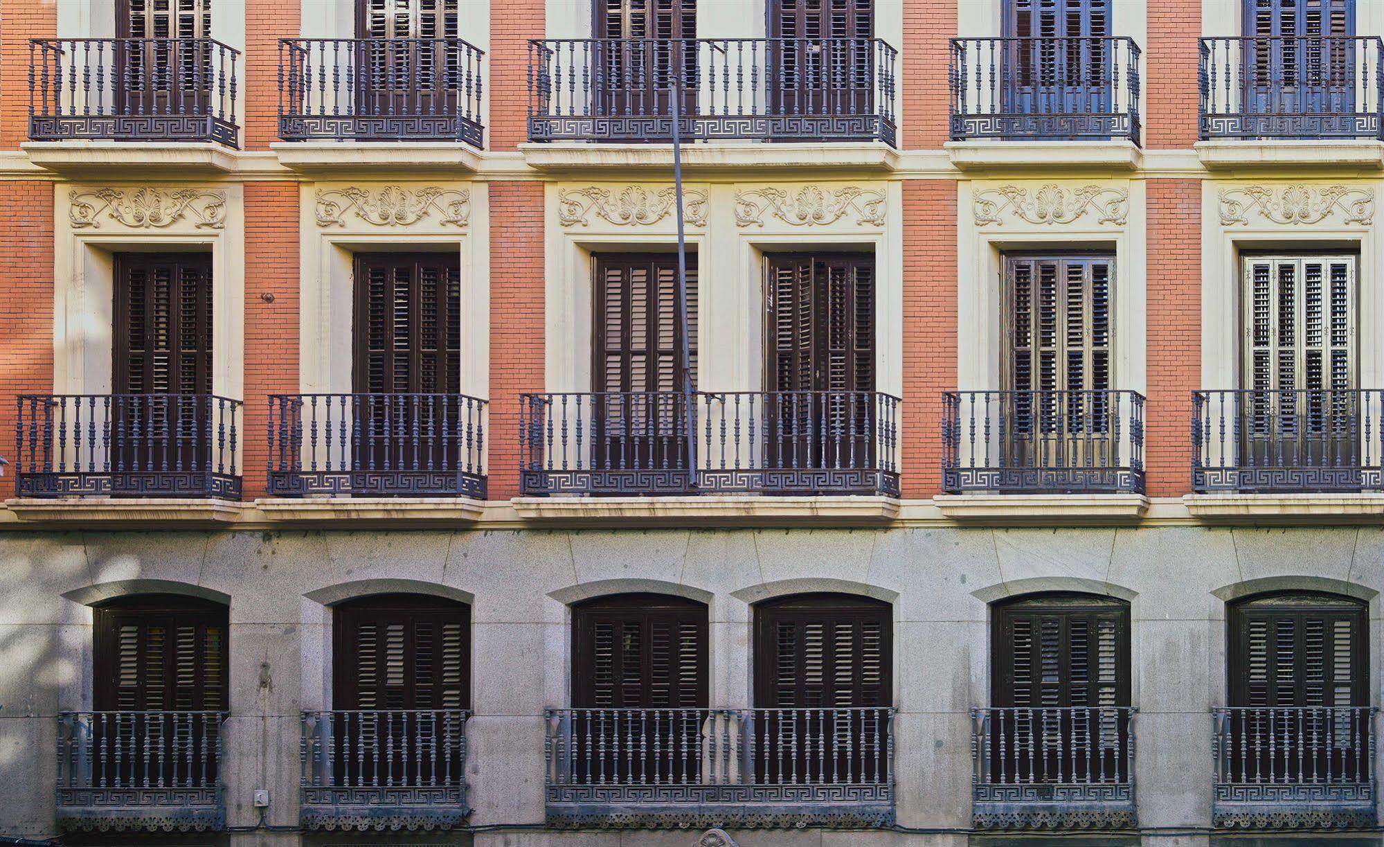 Hostel The *