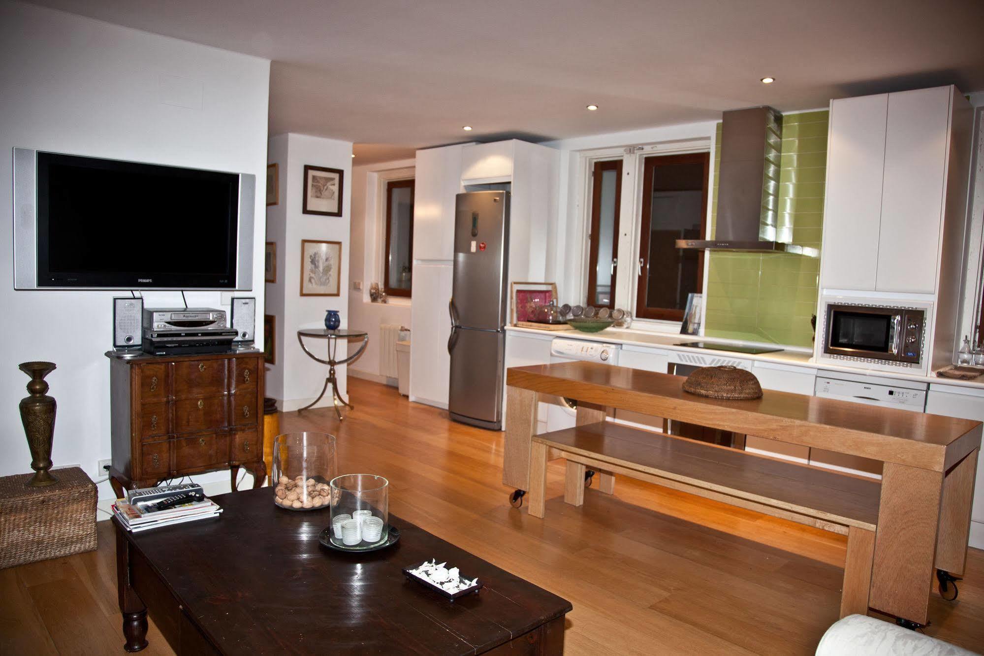 Sixrooms Plaza Mayor Guest house 4*