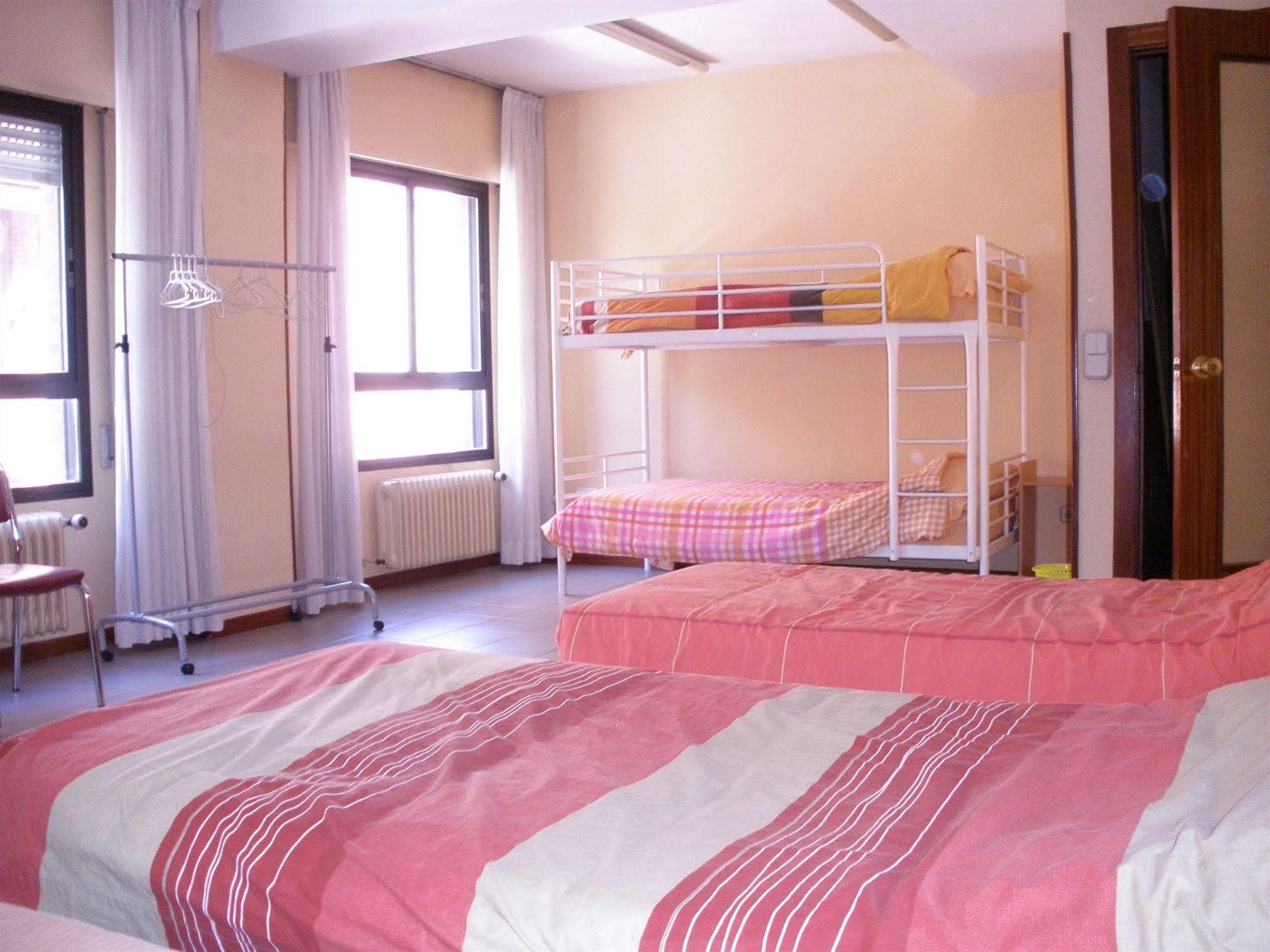 Guest house Residencia Hispania 2*
