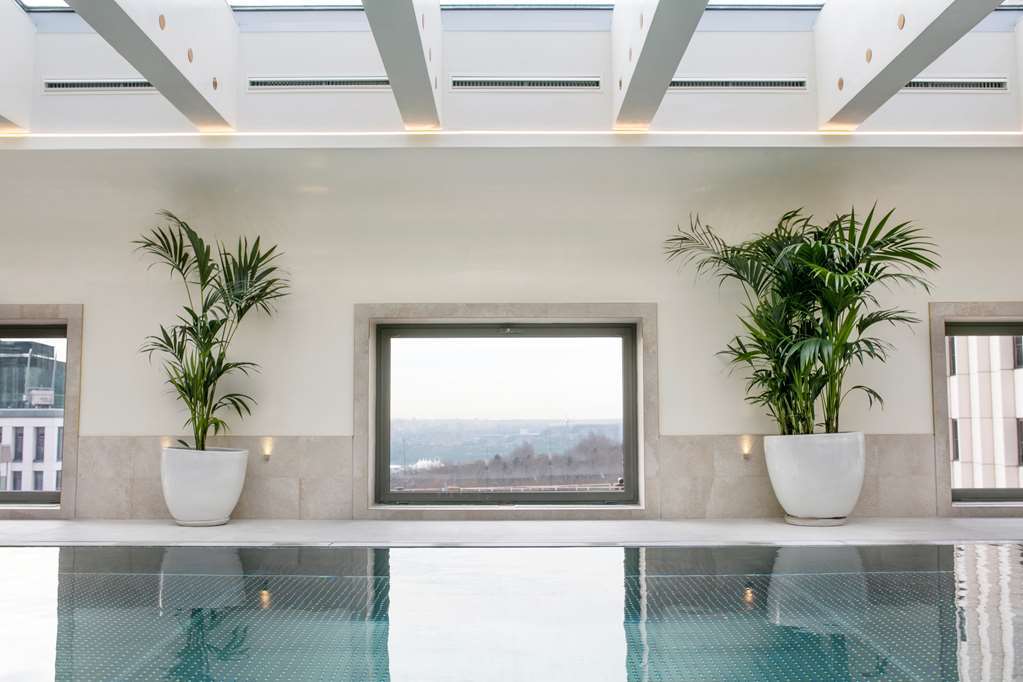 Barcelo Torre De 5* Madrid
