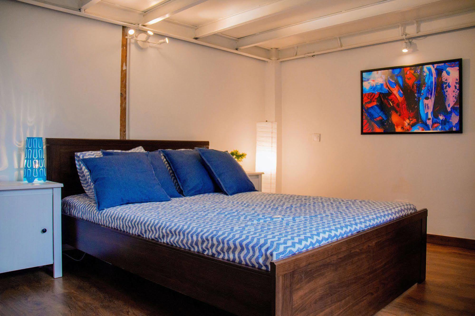 Lollipop Flats Centre Apartment *