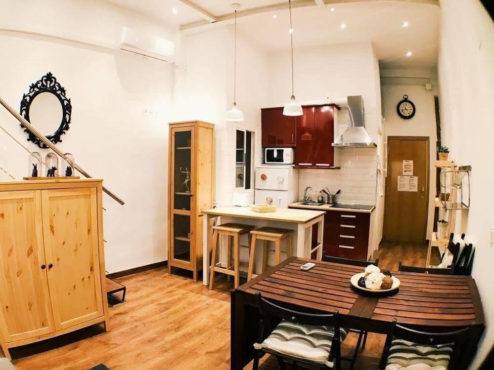 Lollipop Flats Centre Apartment