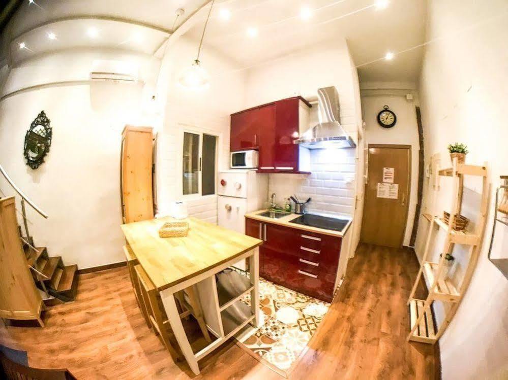 Lollipop Flats Centre *
