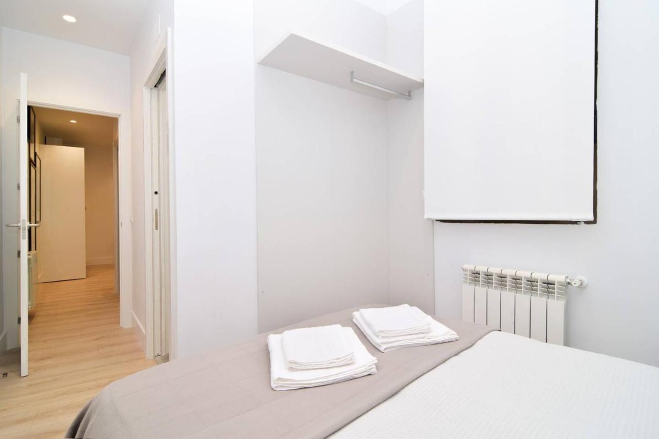 Five Windows To La Latina By Batuecas Madrid