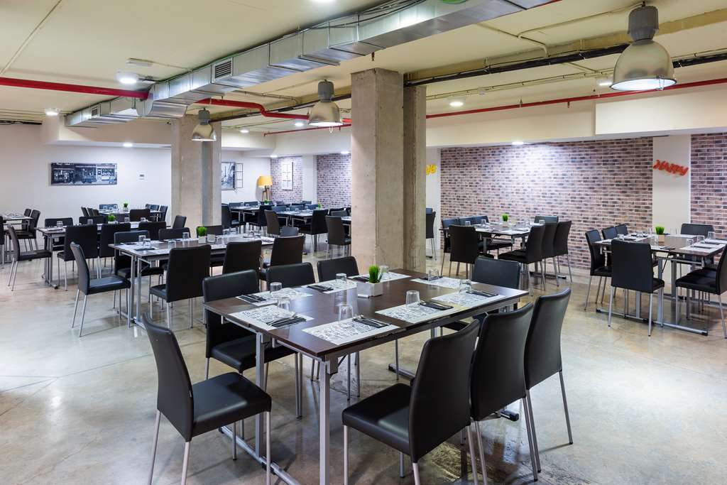 Lejlighedshotel Airport Suites, Affiliated By Melia 2*