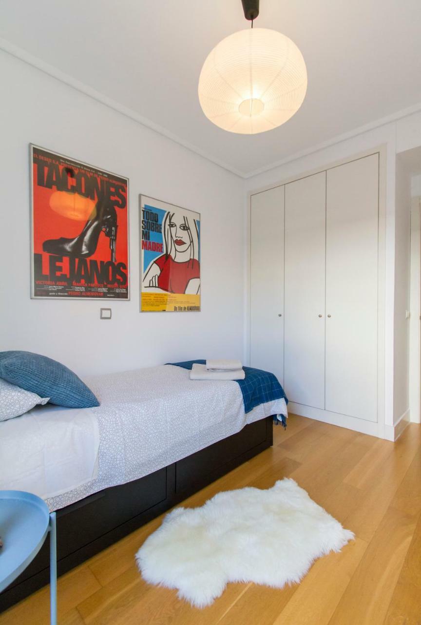 Luminoso, Moderno Y Amplio En Rio I Parking Apartment Madrid