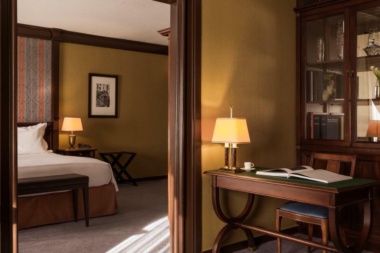 Pullman Airport & Feria 4*