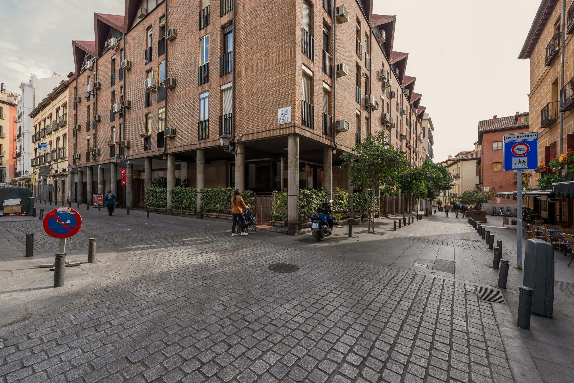 Apartment Mercado San Miguel Com1 *