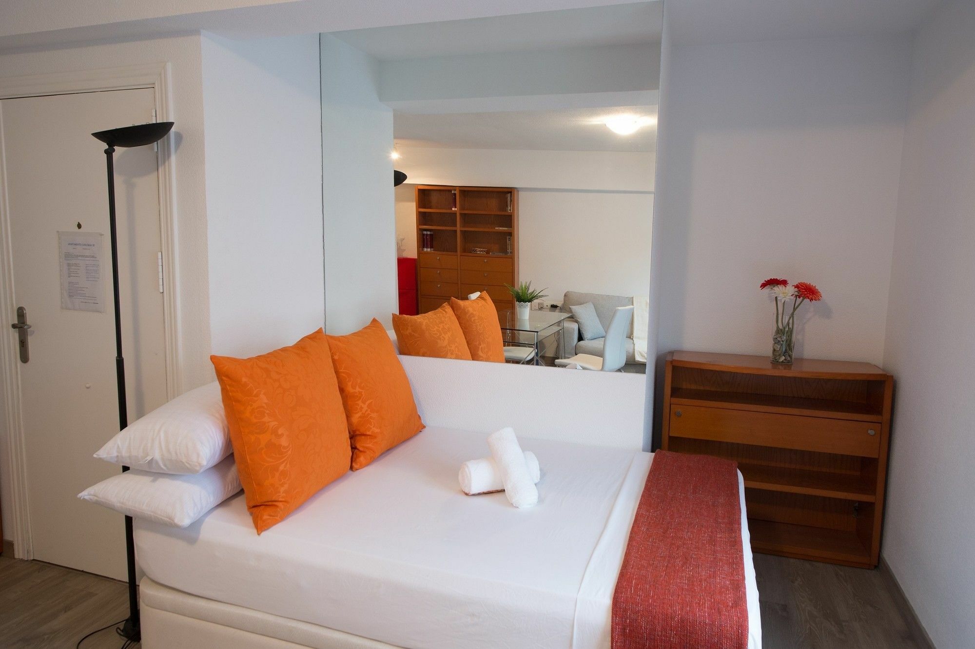 Apartment For Rastro - La Latina