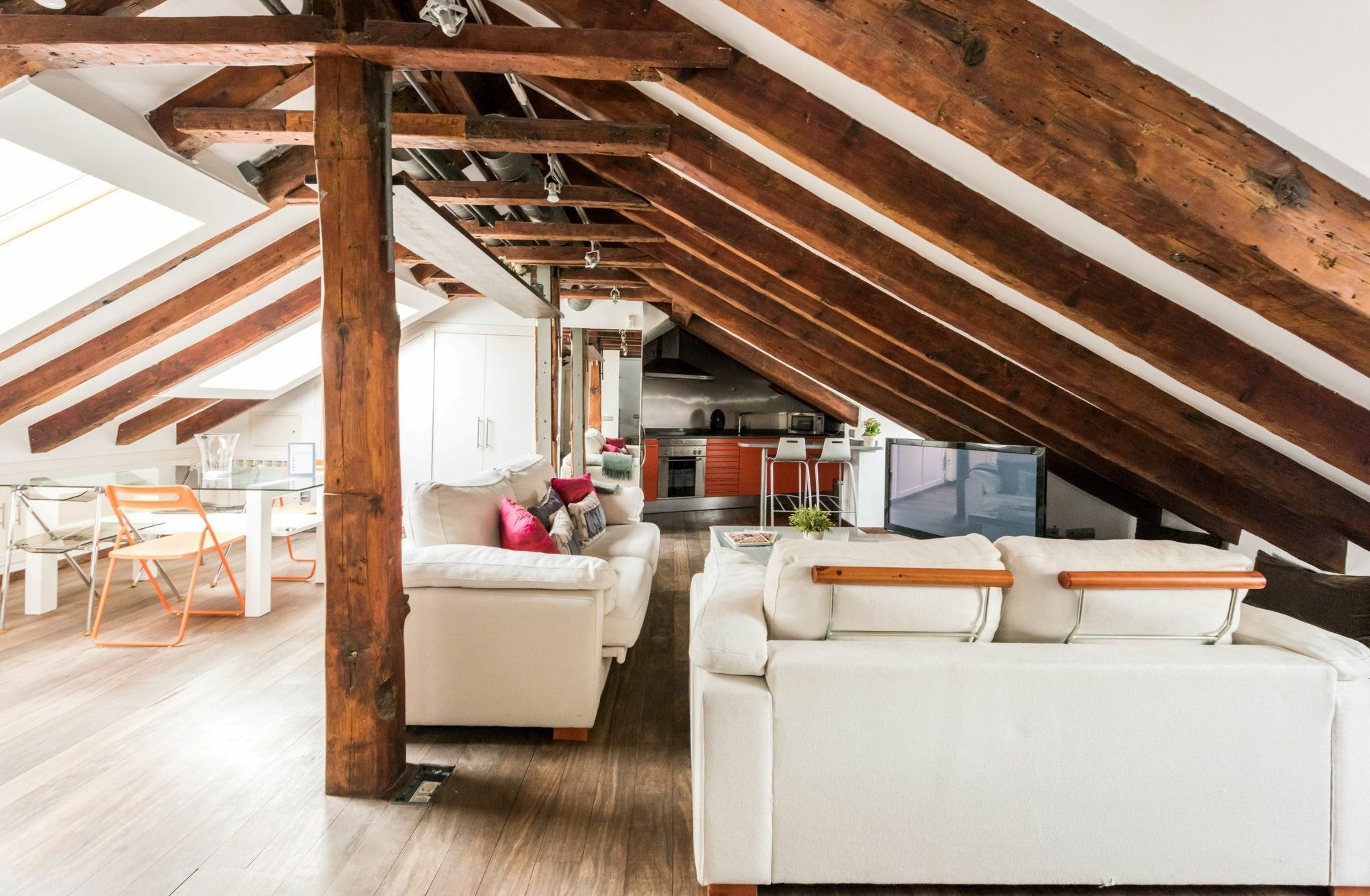 Marques De Santa Ana Center Apartment