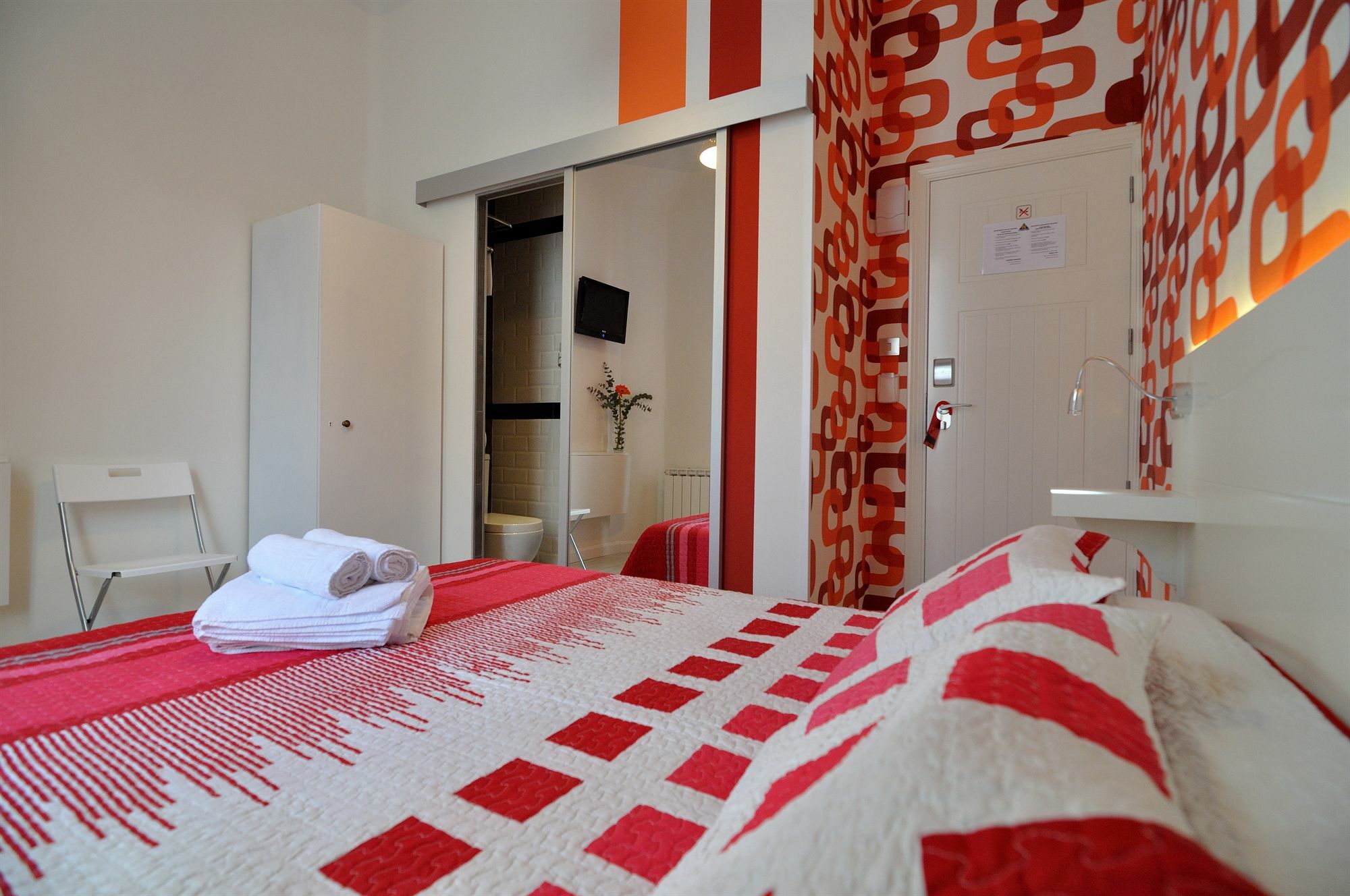 Far Plaza Mayor Hostel