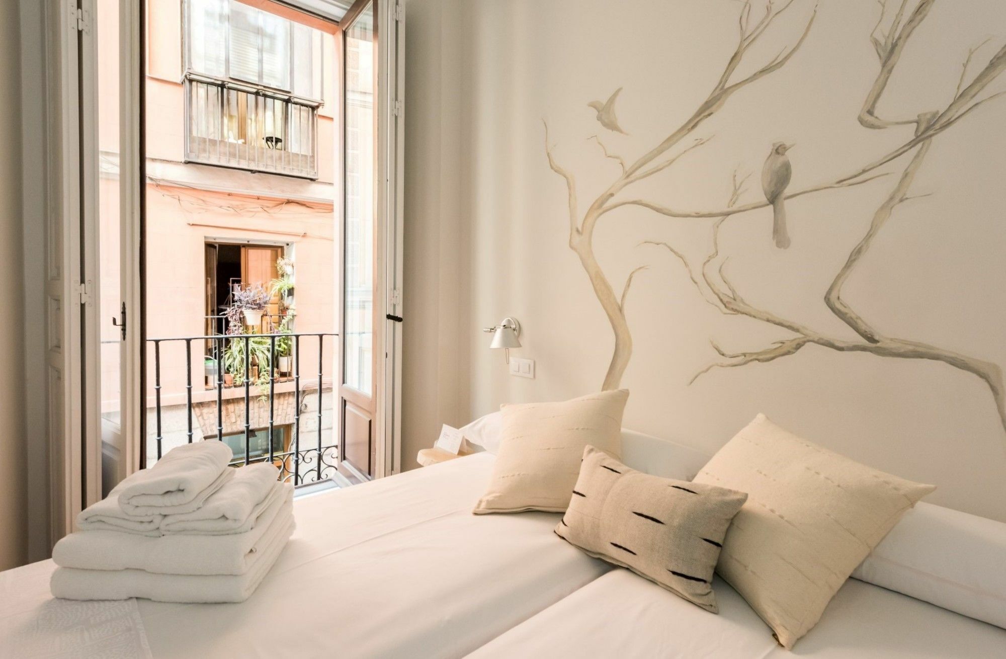 Plaza De La Center Apartment Madrid