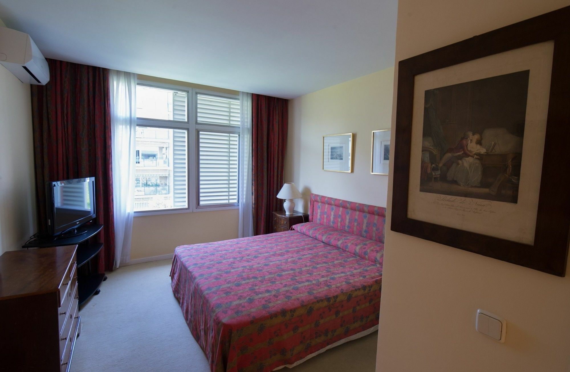 Apartment In R.madrid C.f. Stadium 2 *