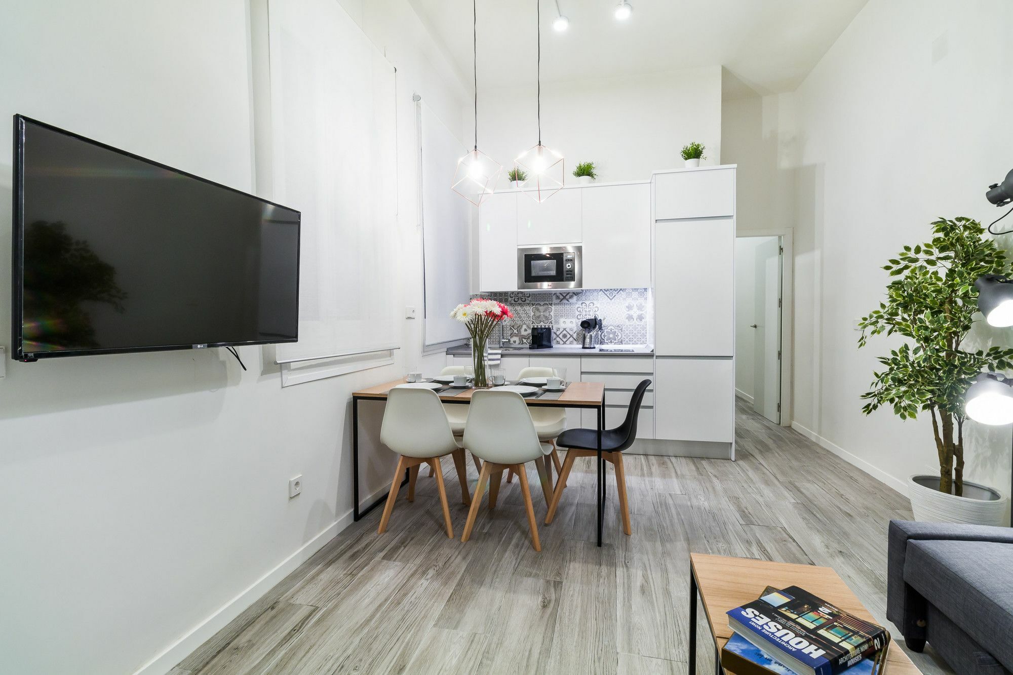 Pyr Select La Latina Ii Apartment