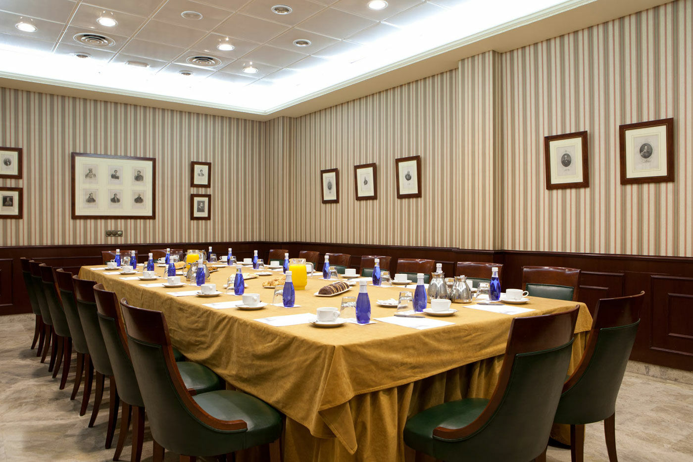 Hotel Praga 4*