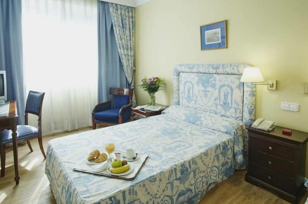 Hotel Osuna 4*
