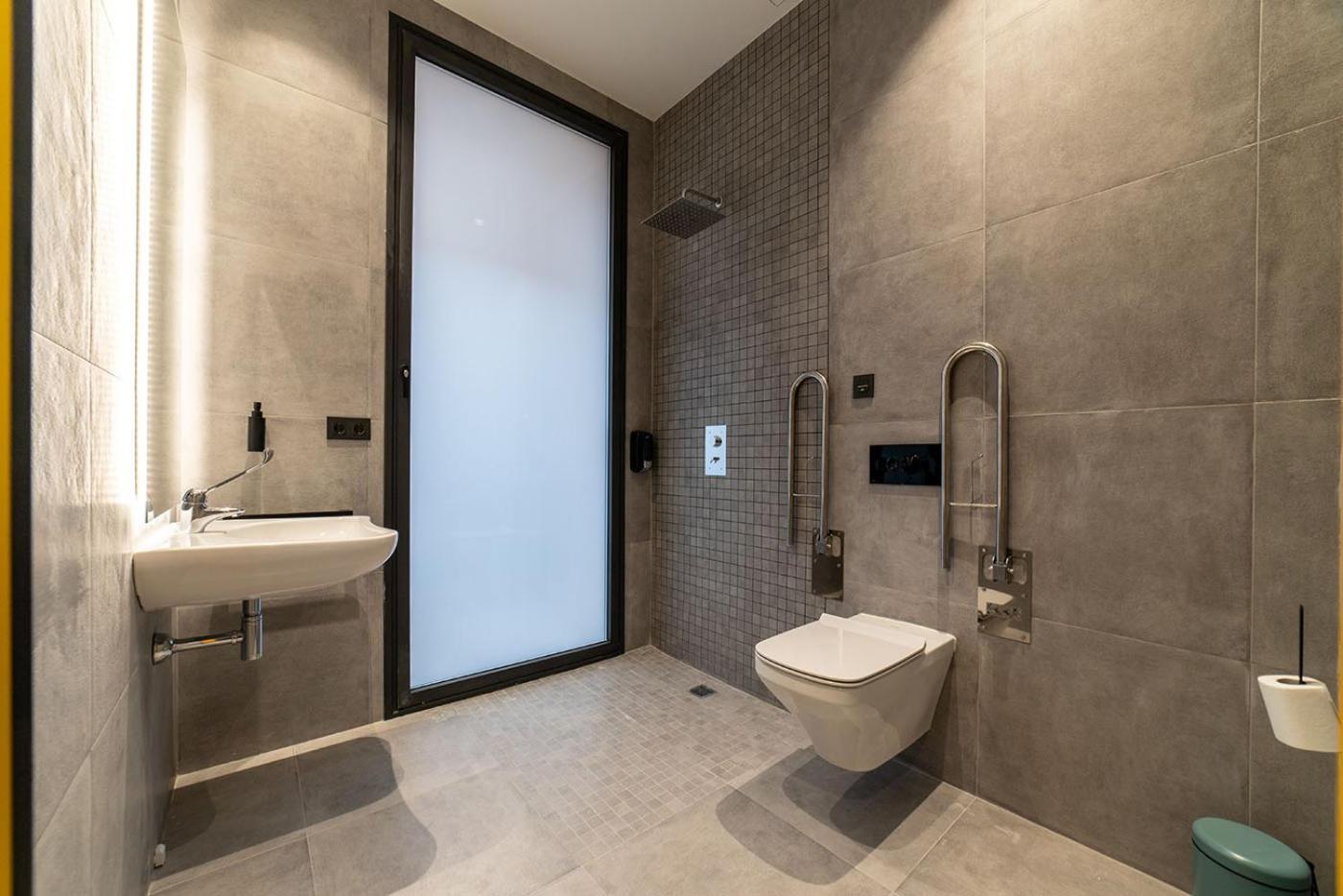 Hostel Petit La Latina (adults Only) *