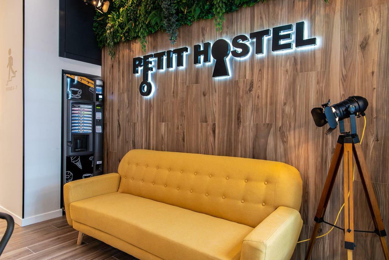 Hostel Petit La Latina (adults Only) *