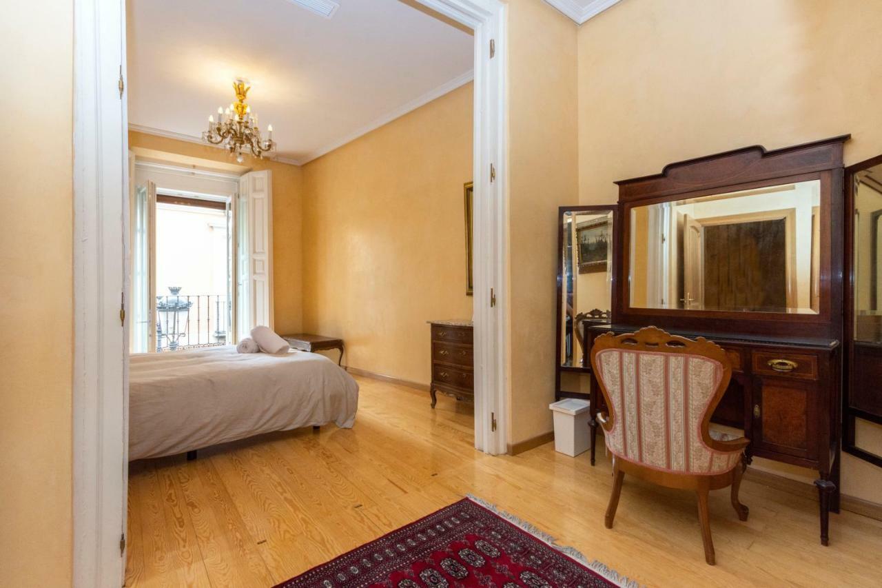 Calle Huertas Apartment *