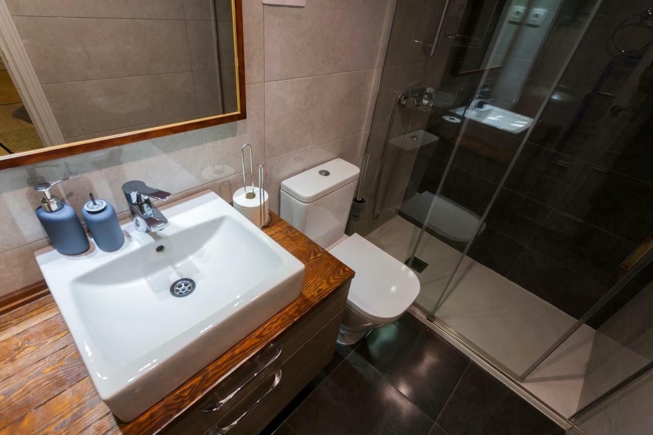 Dobohomes - Bolsa Madri