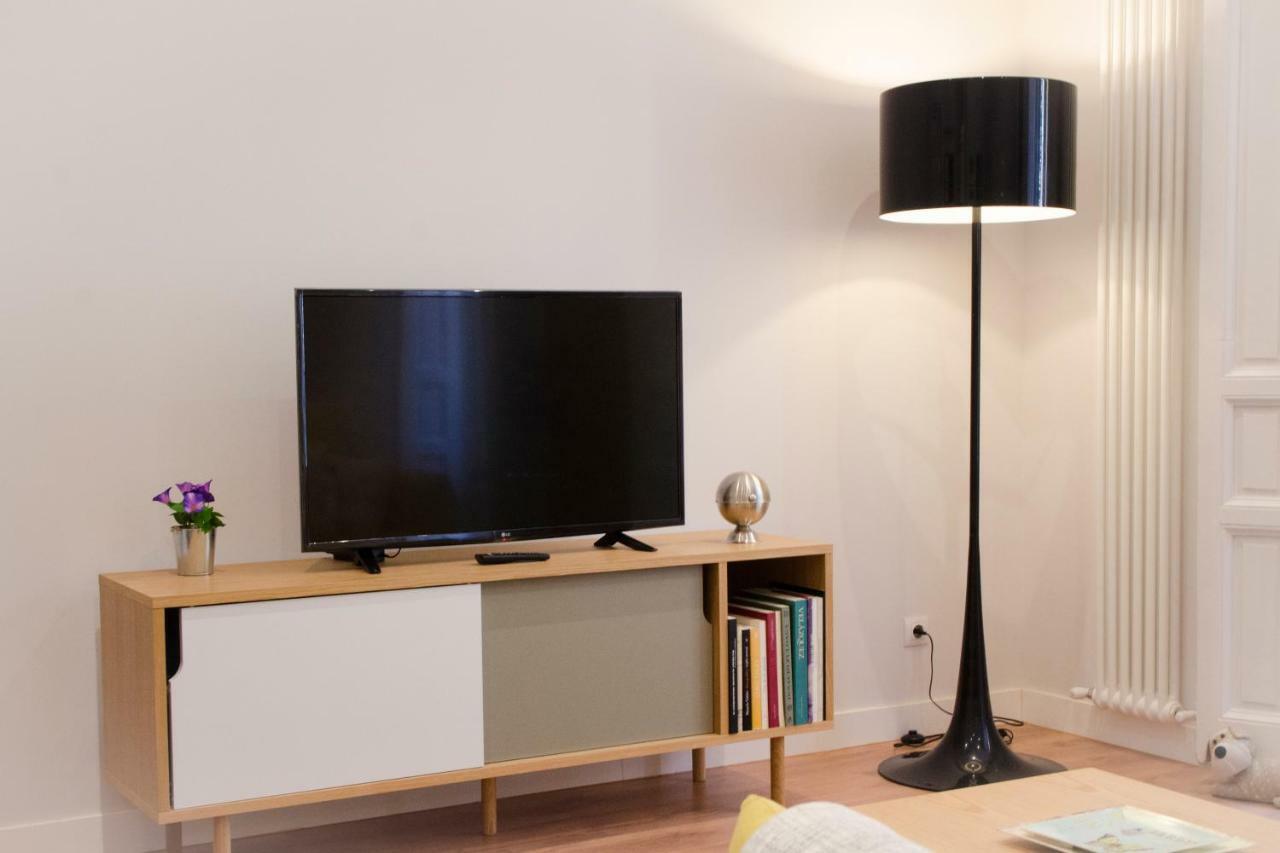 Renovated And Modern- 3bd 2bth- Anton Martin Apartment Madrid