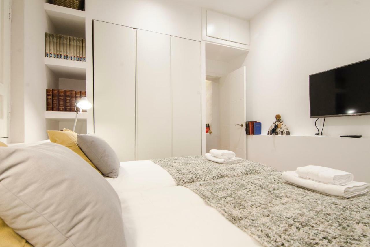 Apartment Renovated And Modern- 3bd 2bth- Anton Martin