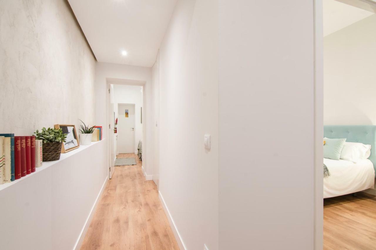 Renovated And Modern- 3bd 2bth- Anton Martin Apartment Madrid