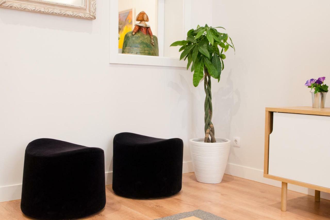 Renovated And Modern- 3bd 2bth- Anton Martin Apartment Madrid