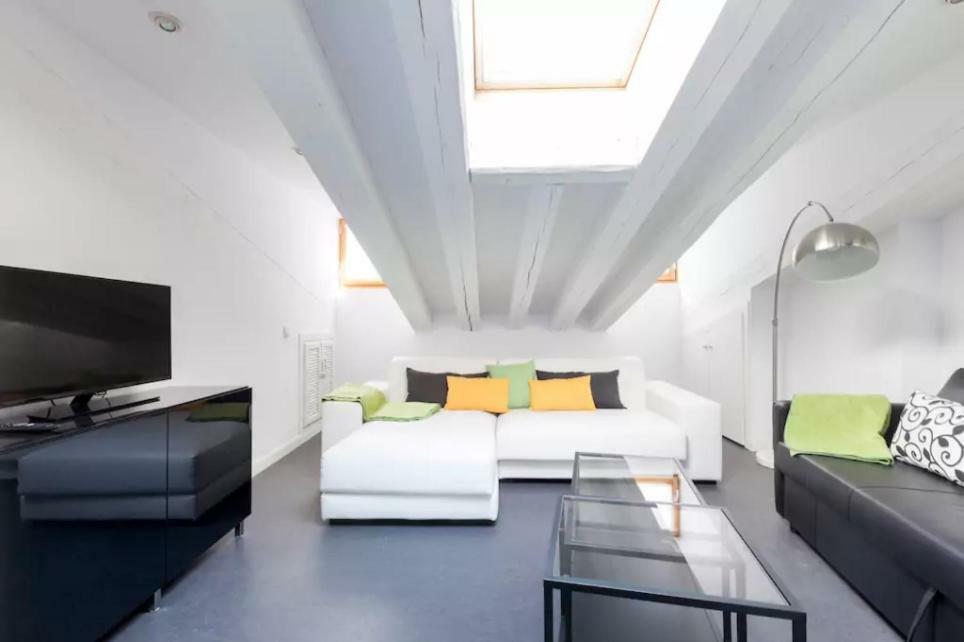 Cute In The Heart Of Apartment *