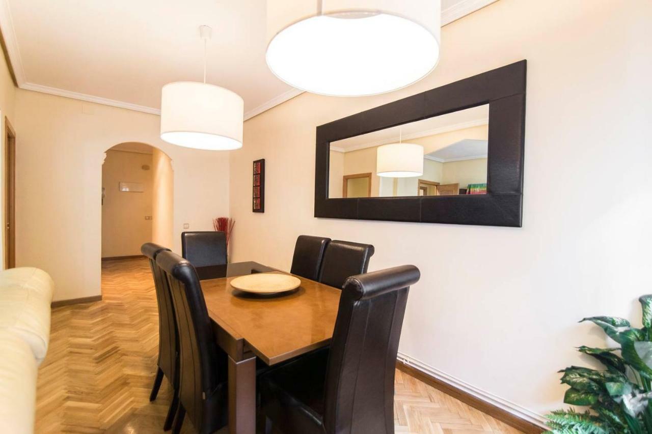& Private Terrace Wifi + Aircon Apartamento Madri
