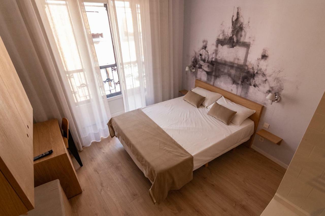 Plaza Mayor & Apartment *