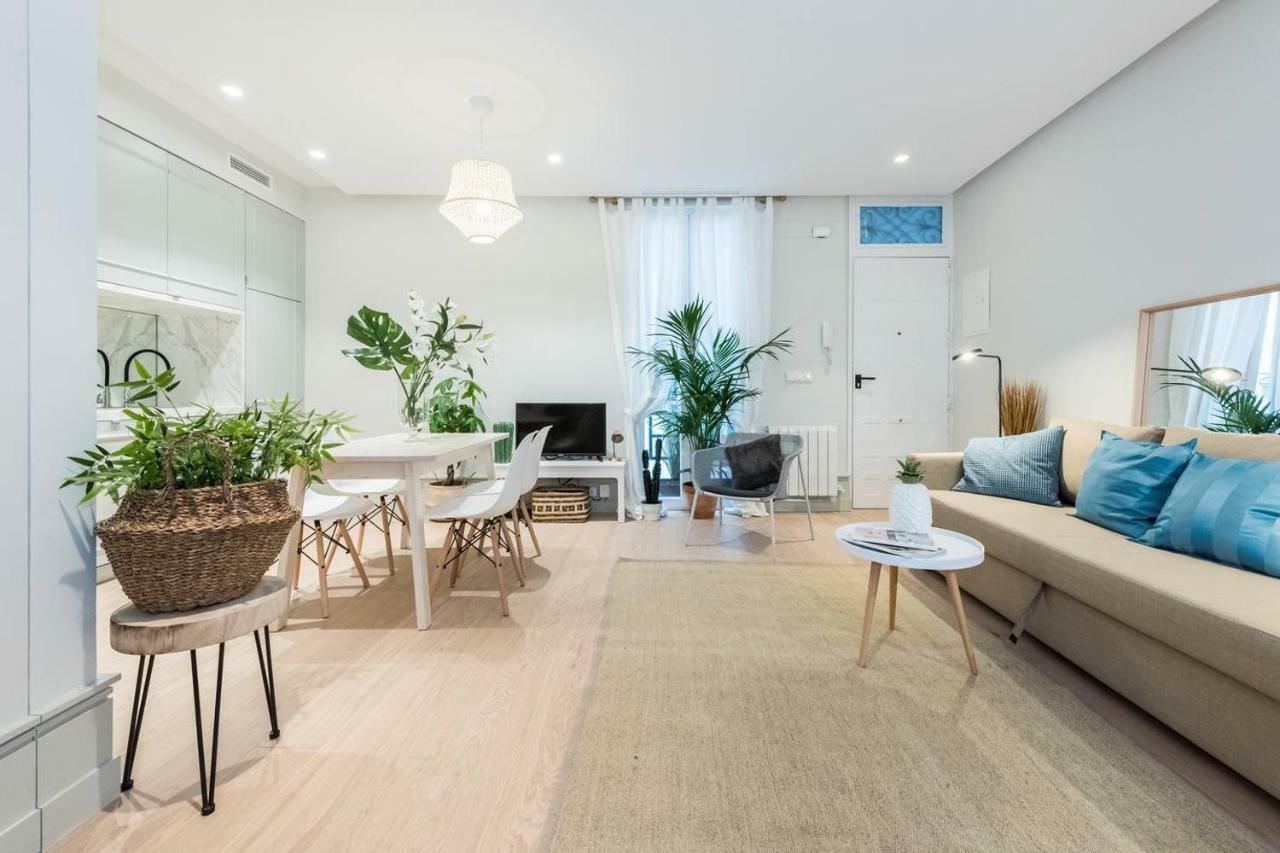 Apartment Explore From A Warm With Patio At A Newly Refurbished Manorial Building