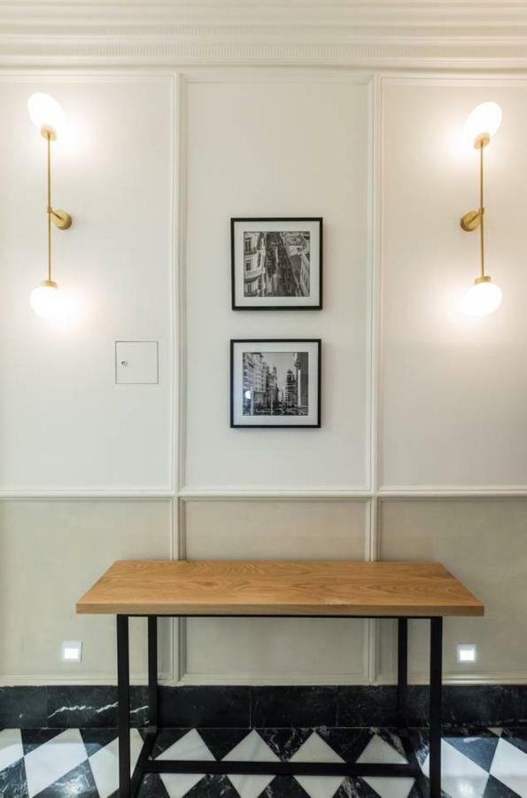 Explore From A Warm With Patio At A Newly Refurbished Manorial Building Apartment *
