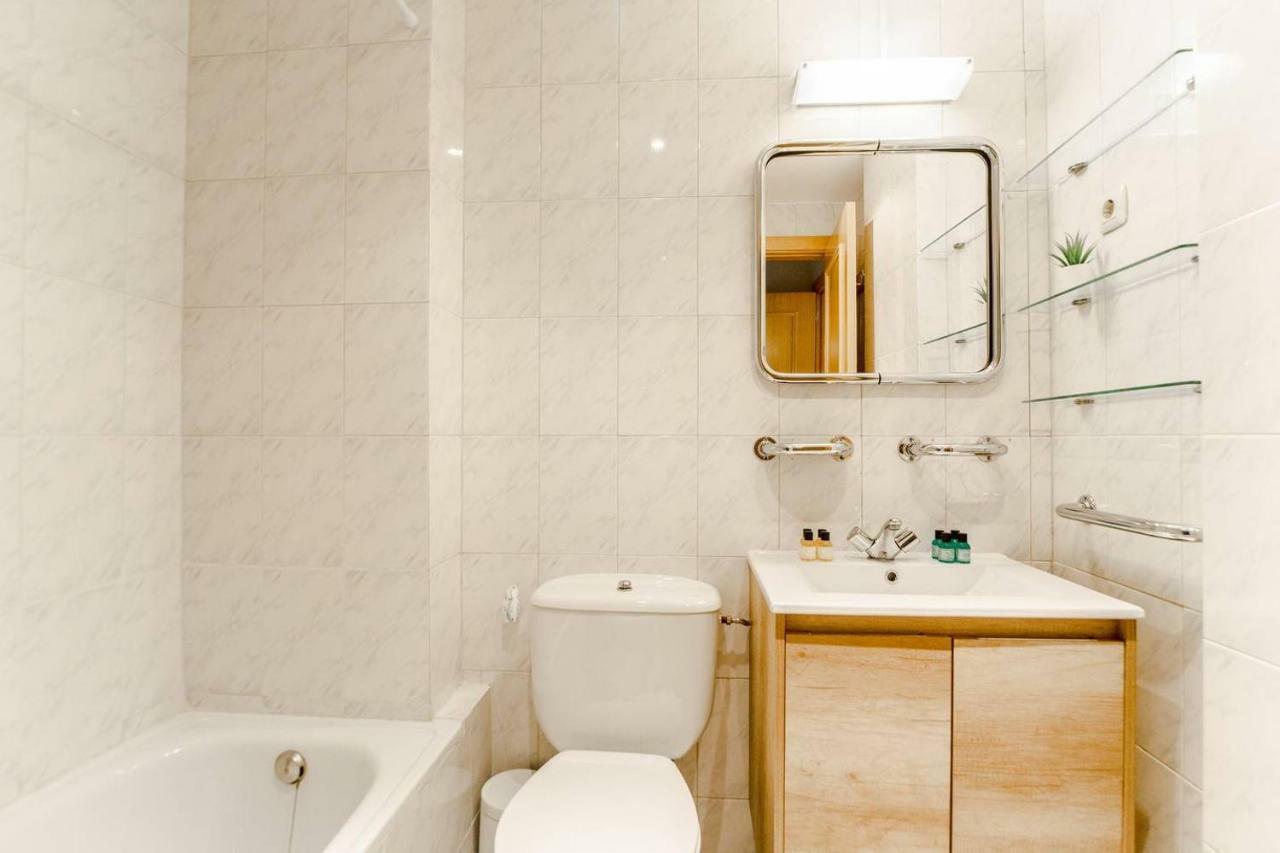 Bright Flat Parking/wanda Metropolitano/ Airport Apartment *