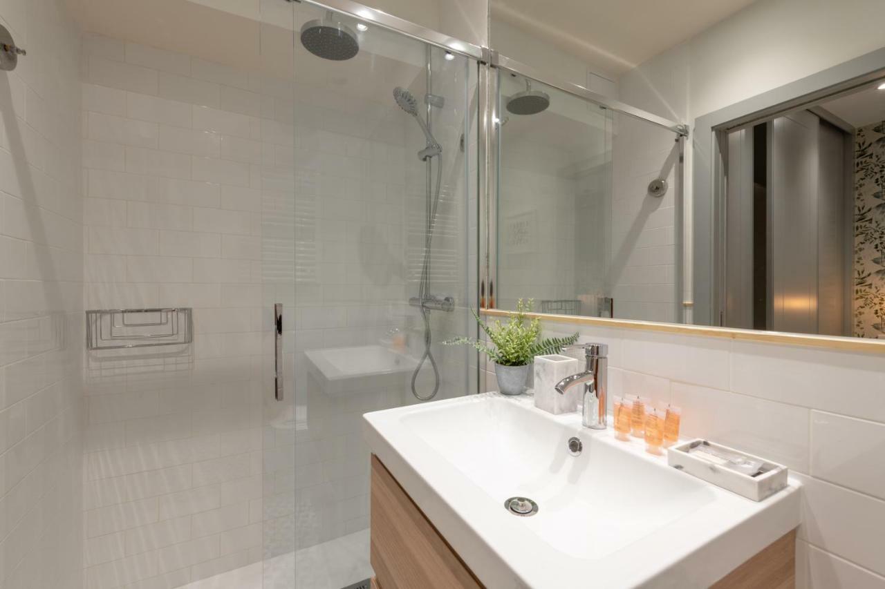 Sophisticated Brand New Flat Madrid