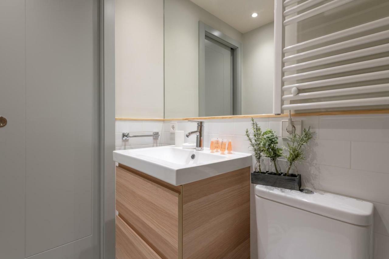 Sophisticated Brand New Flat Madrid