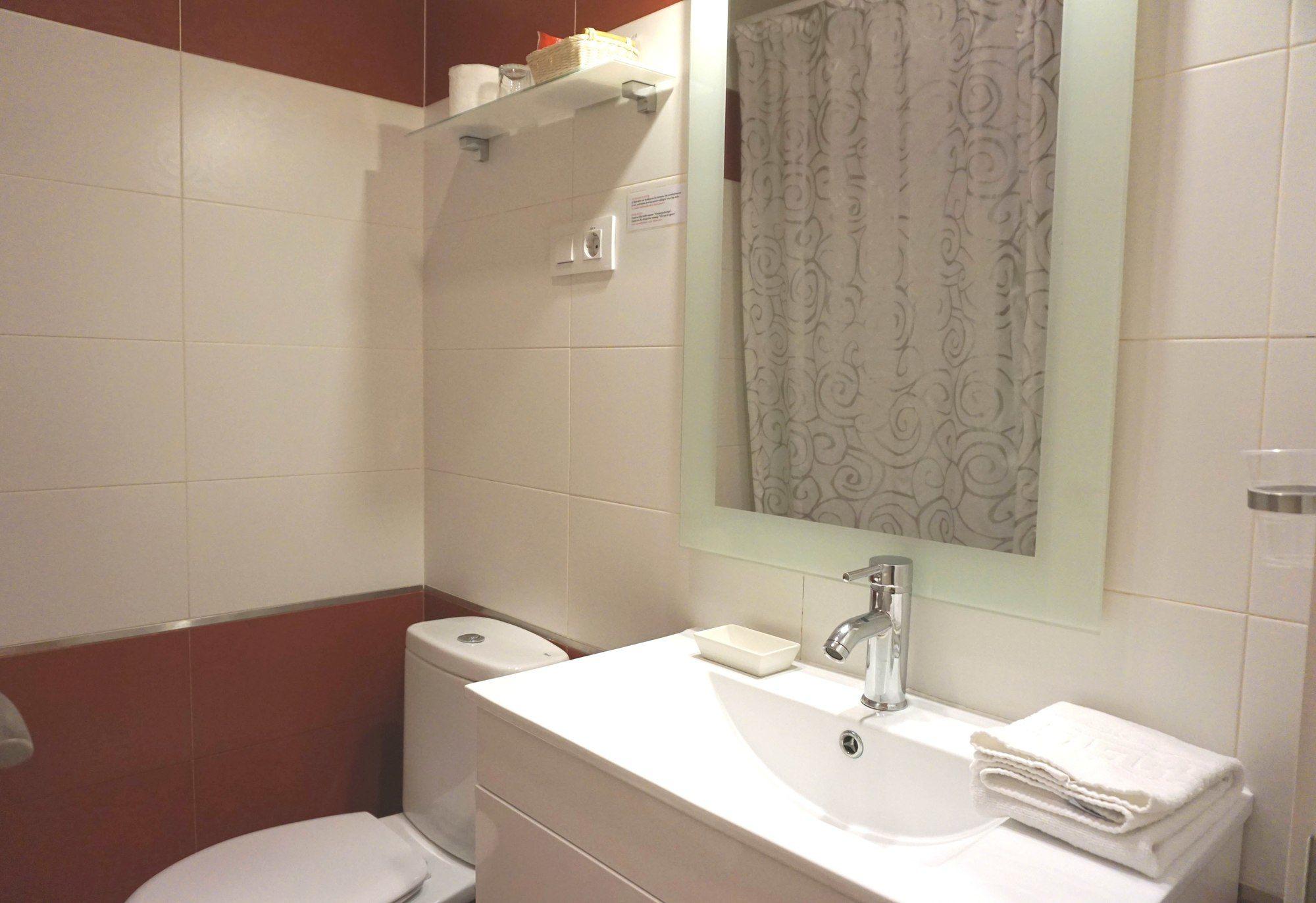 Santillan Guest house 2*