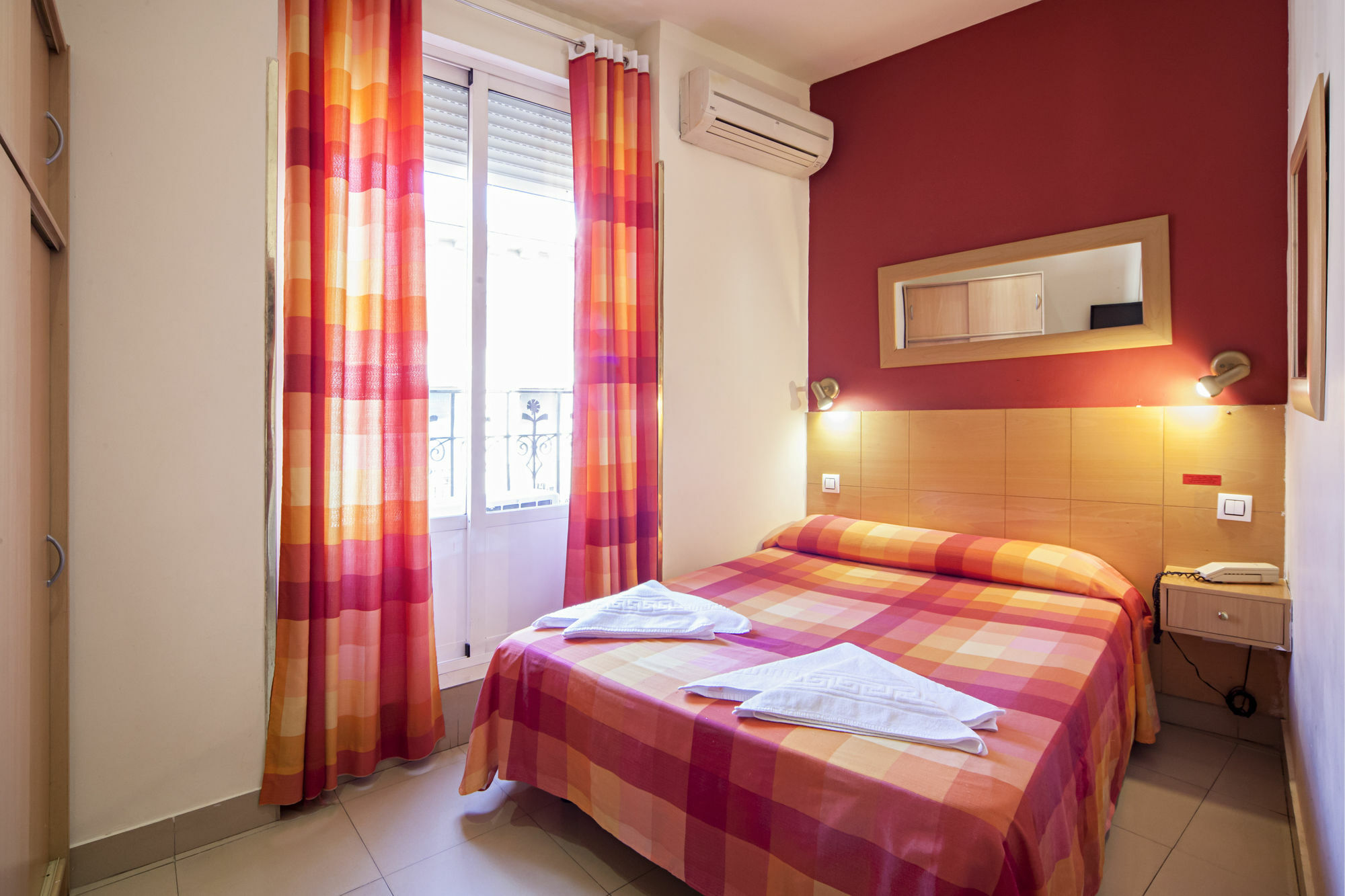 Inter Plaza Mayor Auto Check In Guest house 2*