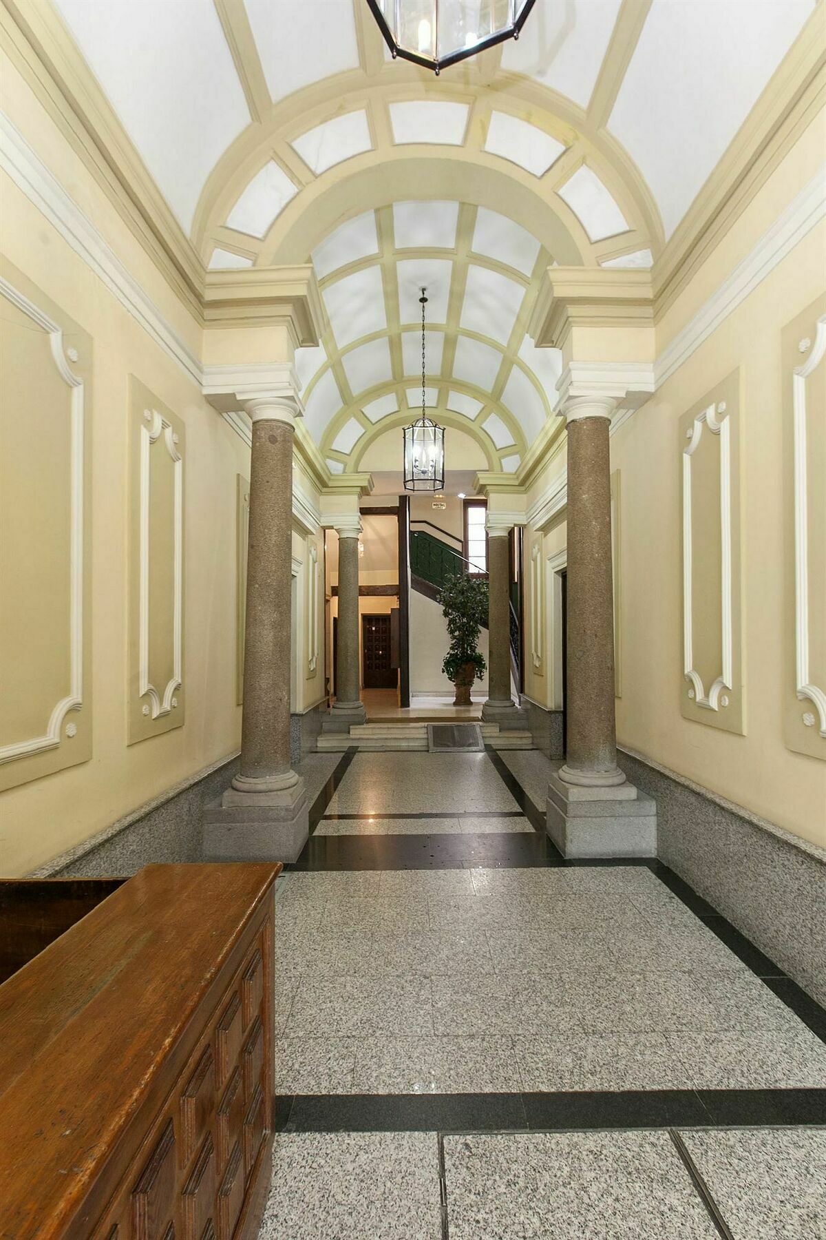 Castilla Ii Puerta Del Sol Hotel