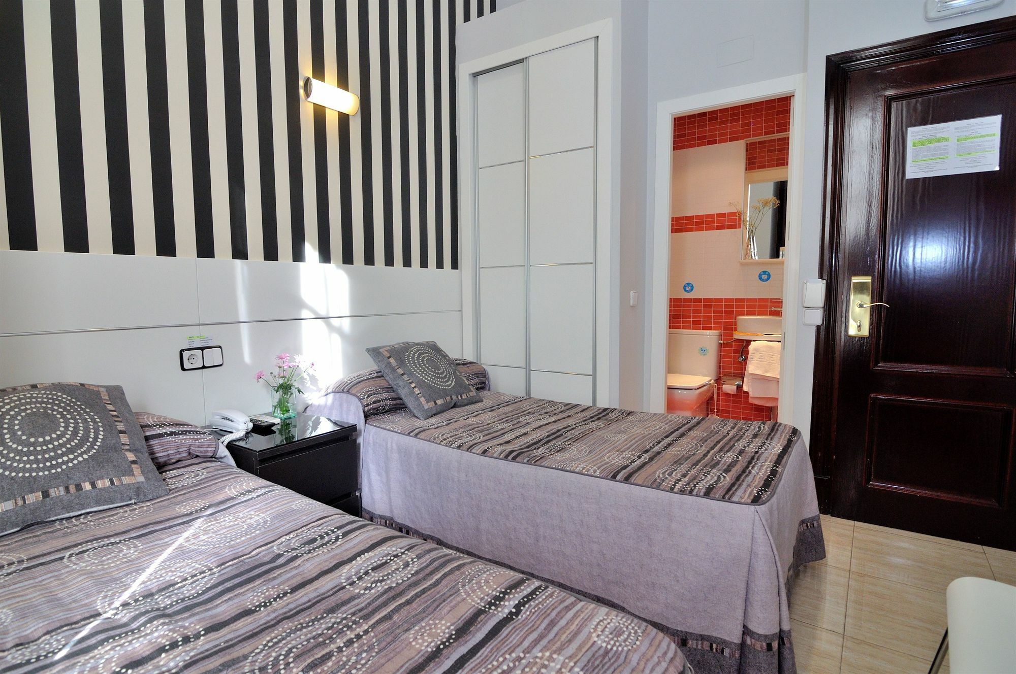 Hotel Castilla Ii Puerta Del Sol