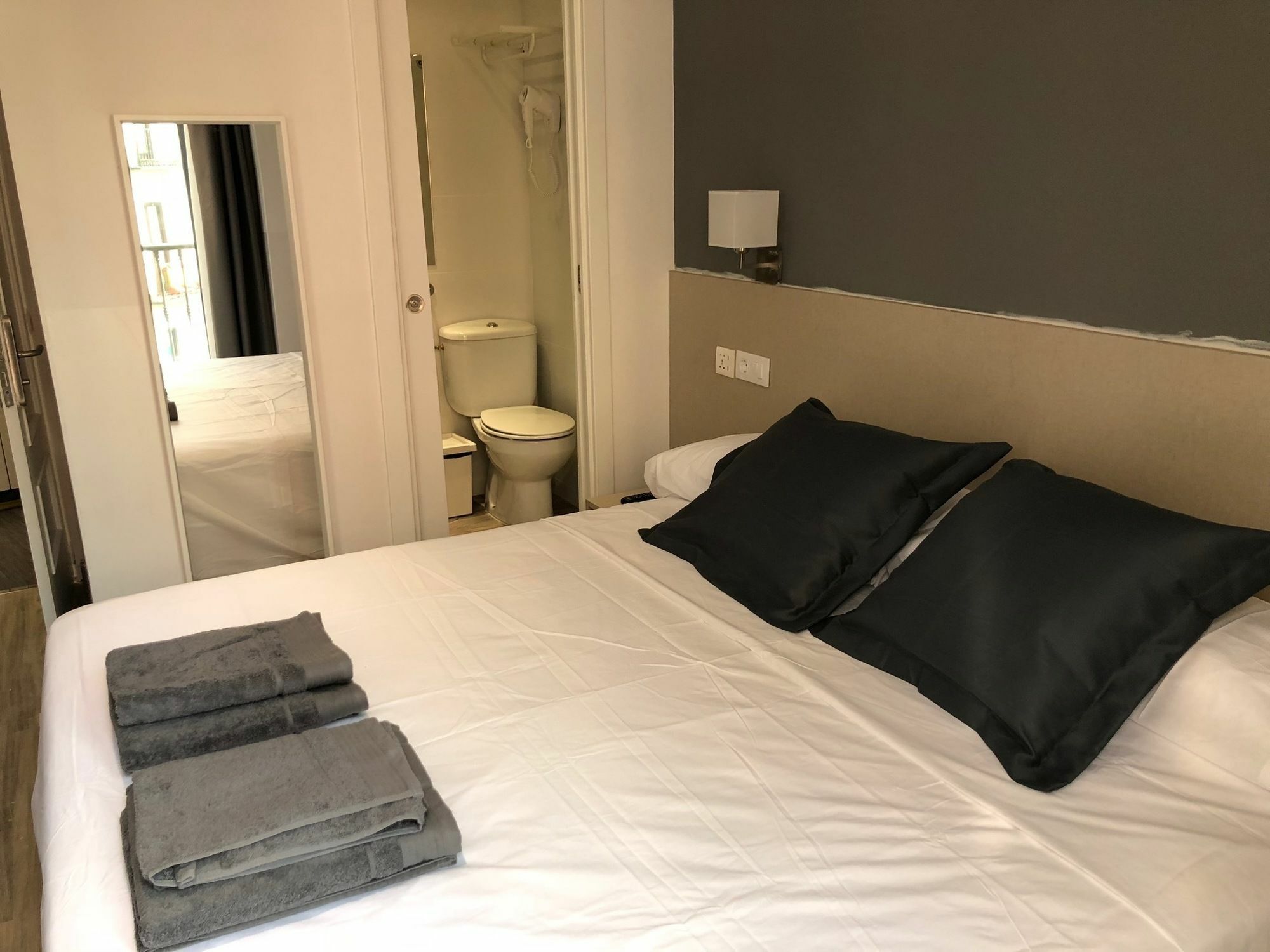 Guest house Hostalin Atocha 2*