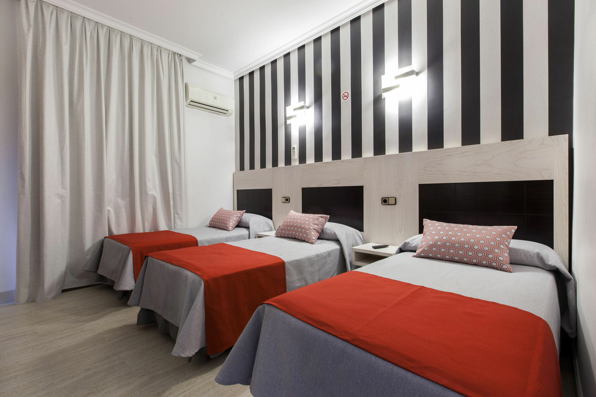 Castilla I Atocha Guest house
