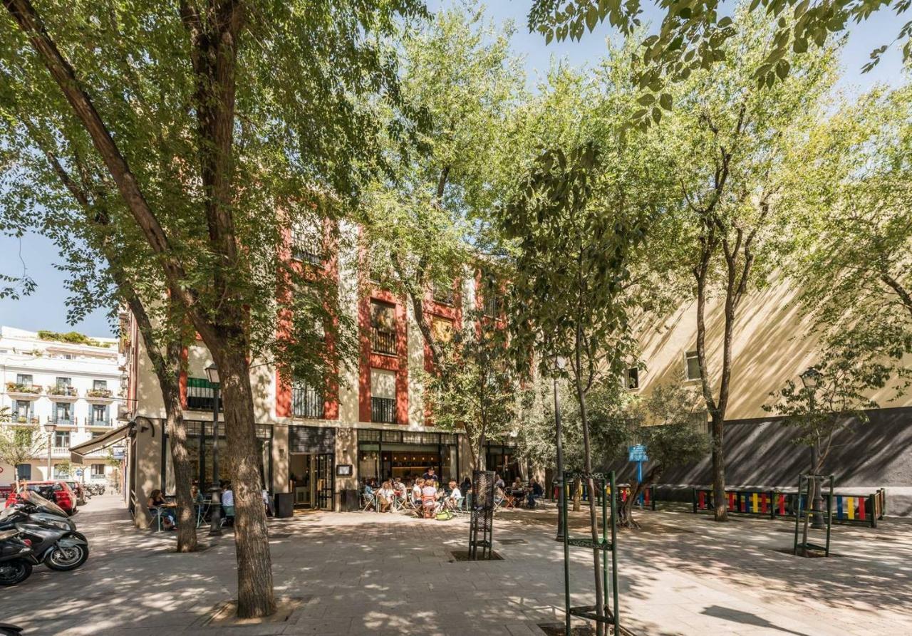 Explore From A Warm With Patio At A Newly Refurbished Manorial Building Apartment