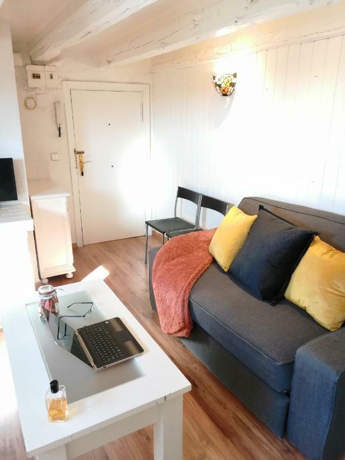 Apartamento Calle De San Joaquin - Malasana - *