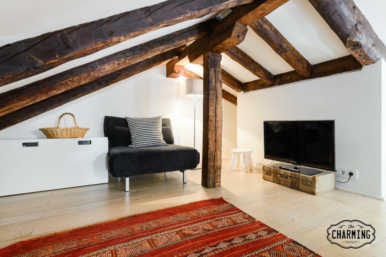 Charming Reina Sofia Apartment